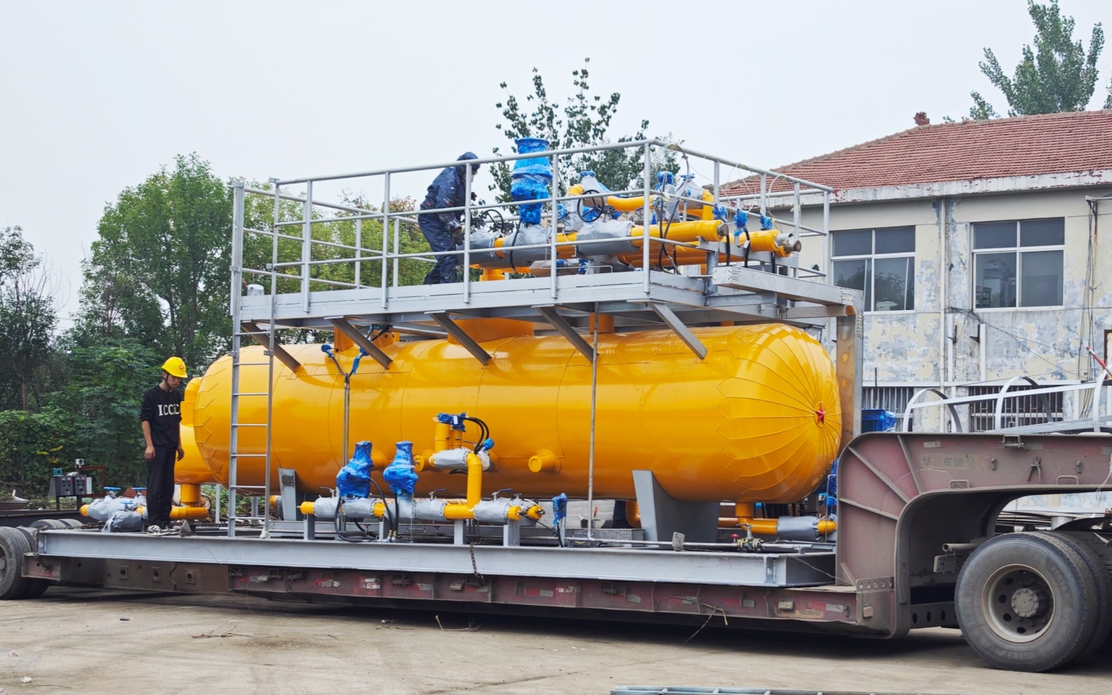 儲罐容器_壓力容器_低溫儲罐_菏澤花王壓力容器